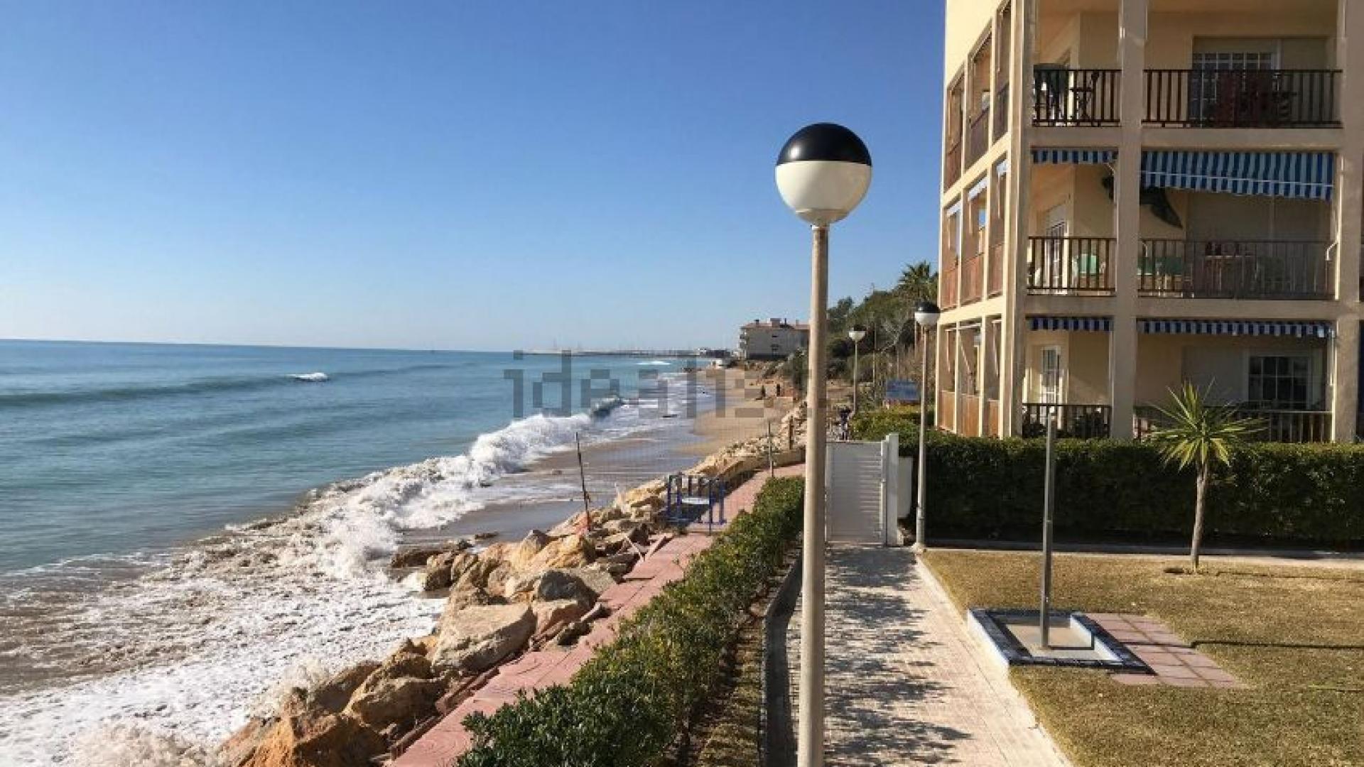 Der Strand zieht sich hier mehrere Kilometer entlang